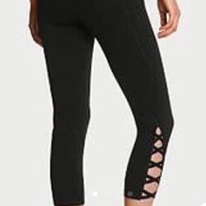 Victoria Secret Sport Yoga Knockout Capri